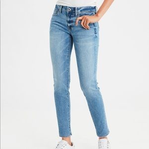 American Eagle Light Wash Jeans